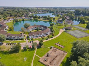 Leisure facilities, lodge, and lakes! - click for photo gallery